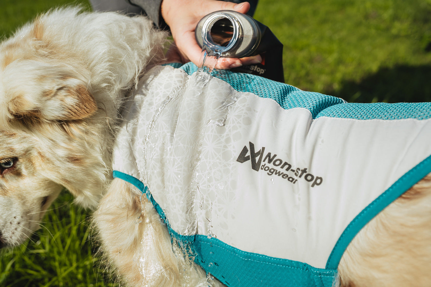 Cooling pull-on vest